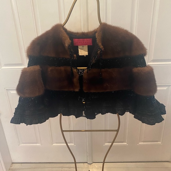 Christian Lacroix stunning runway mink cape - Picture 9 of 10